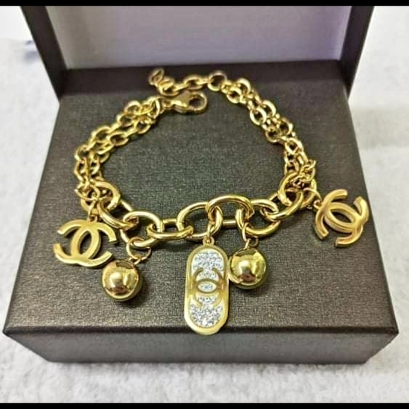 Jewelry - 🌟LAST ONE CHARM BRACELET NWOT🌟